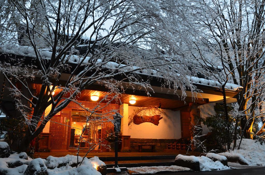 Kurokawa Onsen Oku No Yu Hotel Минамиогуни Екстериор снимка