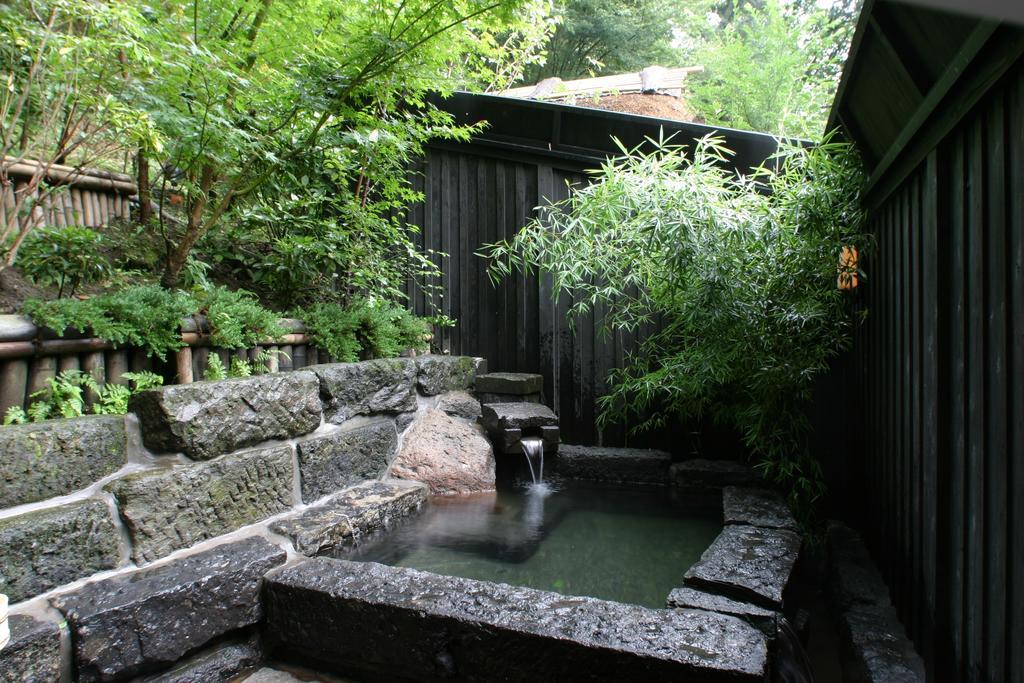 Kurokawa Onsen Oku No Yu Hotel Минамиогуни Екстериор снимка