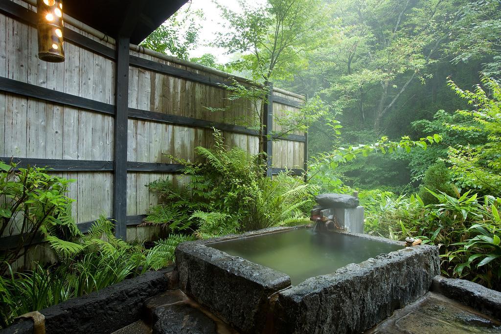 Kurokawa Onsen Oku No Yu Hotel Минамиогуни Екстериор снимка