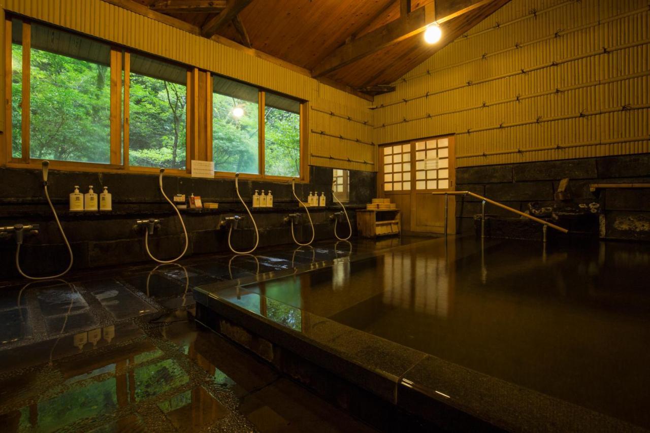 Kurokawa Onsen Oku No Yu Hotel Минамиогуни Екстериор снимка