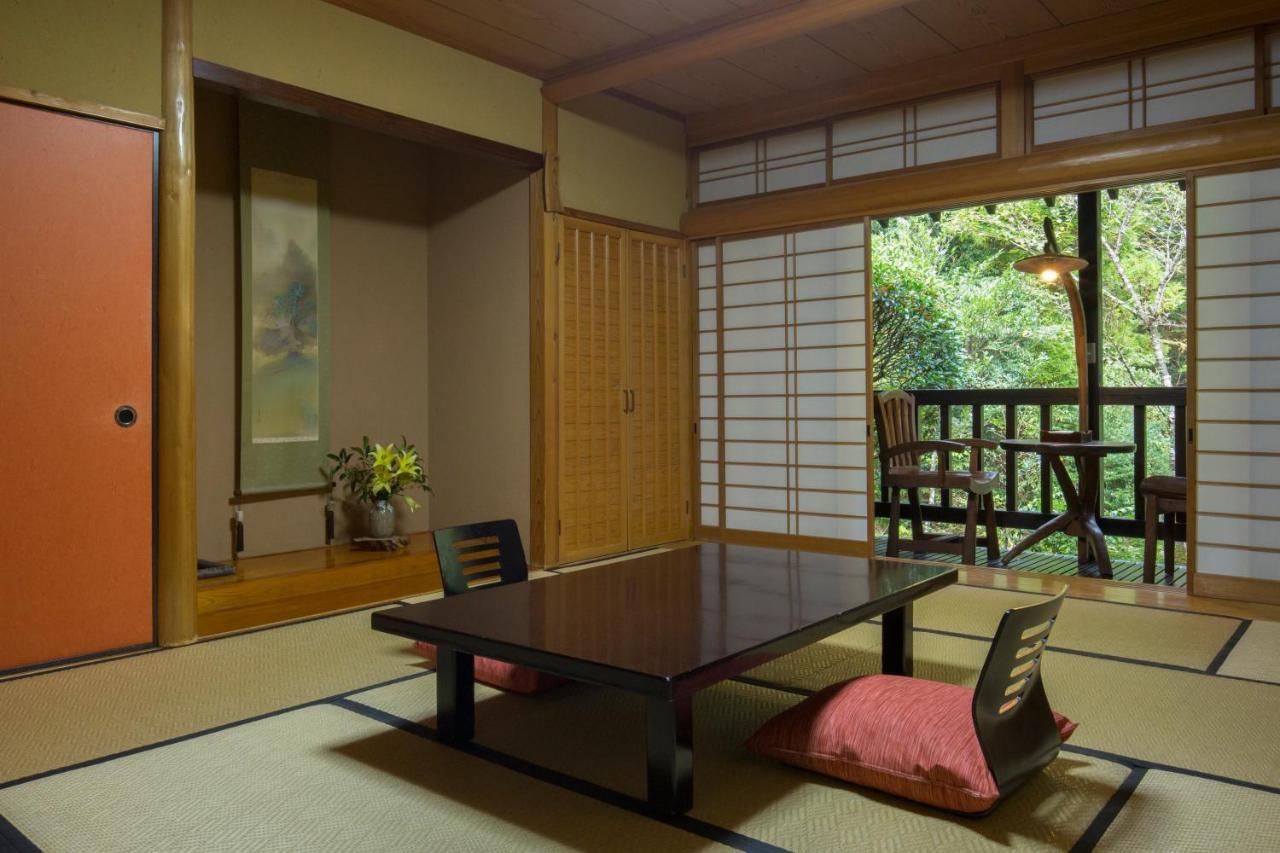Kurokawa Onsen Oku No Yu Hotel Минамиогуни Екстериор снимка