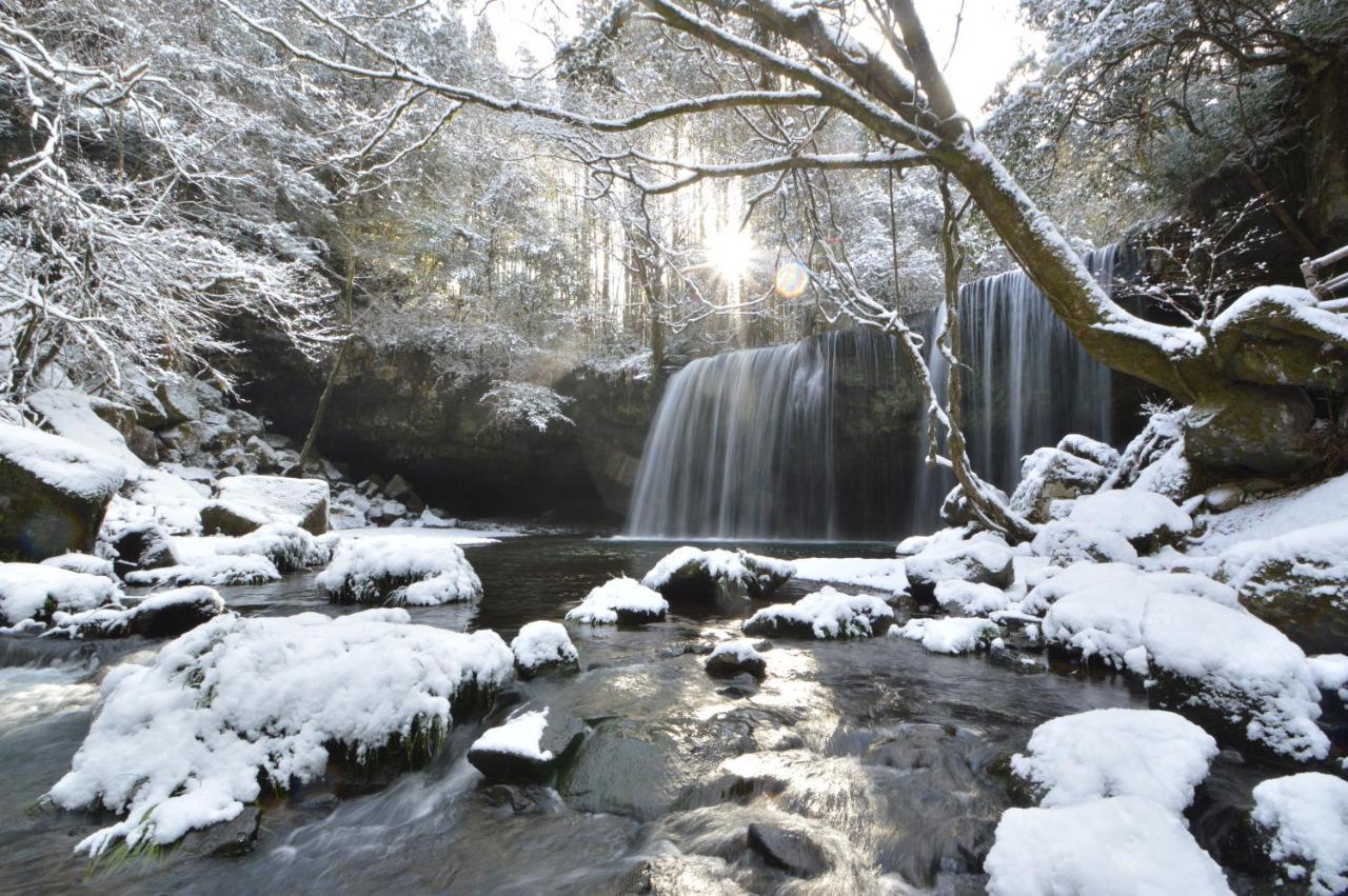 Kurokawa Onsen Oku No Yu Hotel Минамиогуни Екстериор снимка