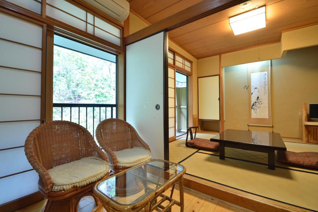 Kurokawa Onsen Oku No Yu Hotel Минамиогуни Екстериор снимка