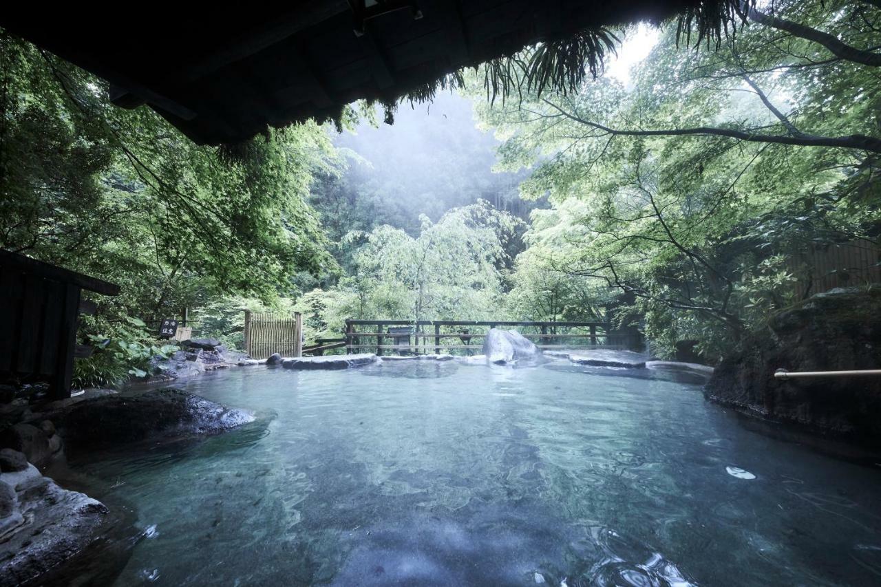Kurokawa Onsen Oku No Yu Hotel Минамиогуни Екстериор снимка