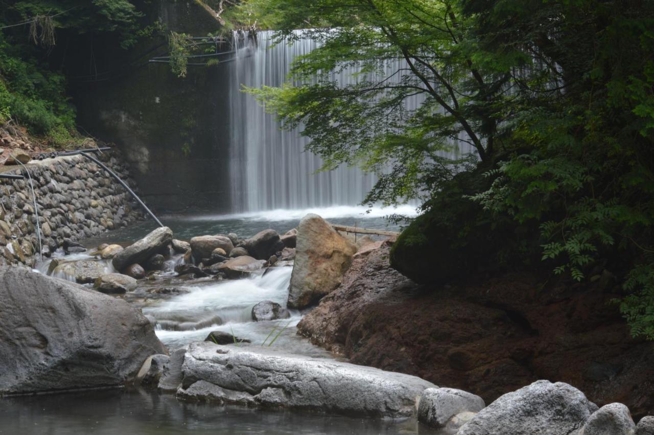 Kurokawa Onsen Oku No Yu Hotel Минамиогуни Екстериор снимка