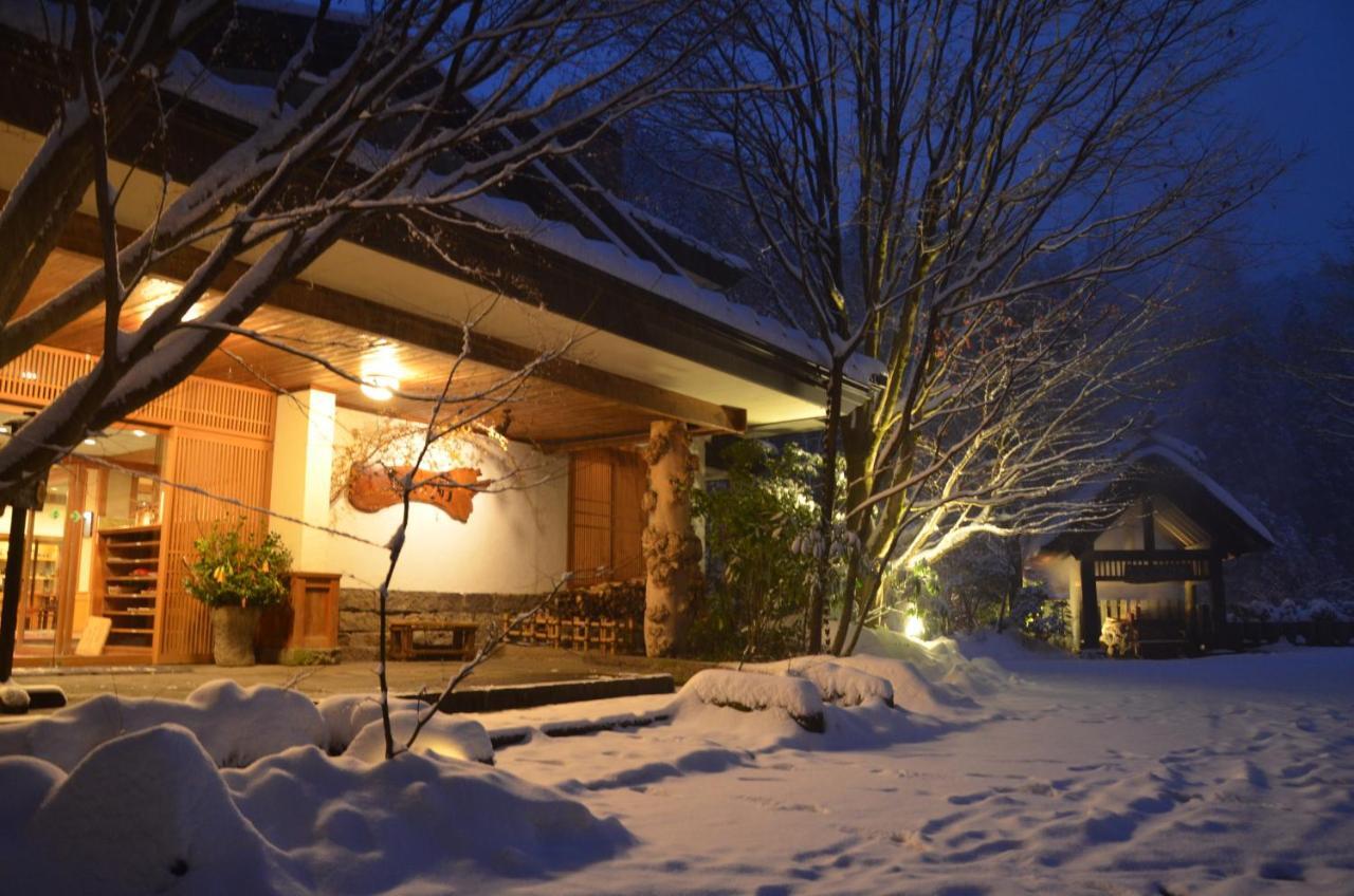 Kurokawa Onsen Oku No Yu Hotel Минамиогуни Екстериор снимка