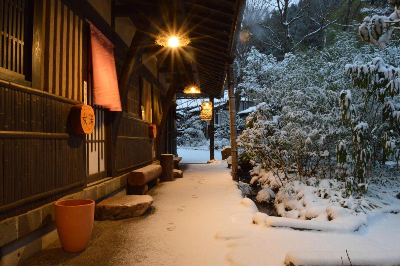Kurokawa Onsen Oku No Yu Hotel Минамиогуни Екстериор снимка