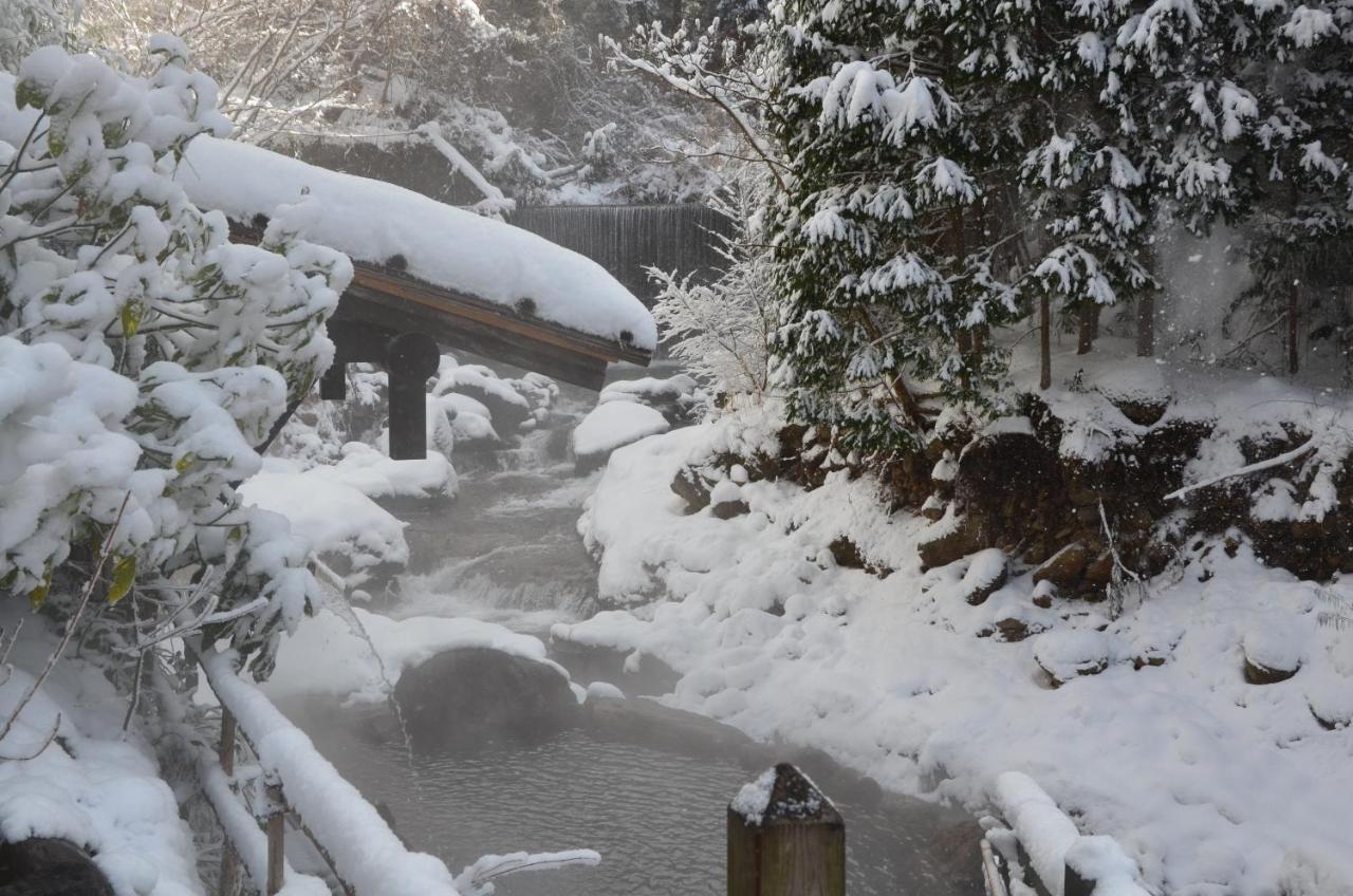 Kurokawa Onsen Oku No Yu Hotel Минамиогуни Екстериор снимка