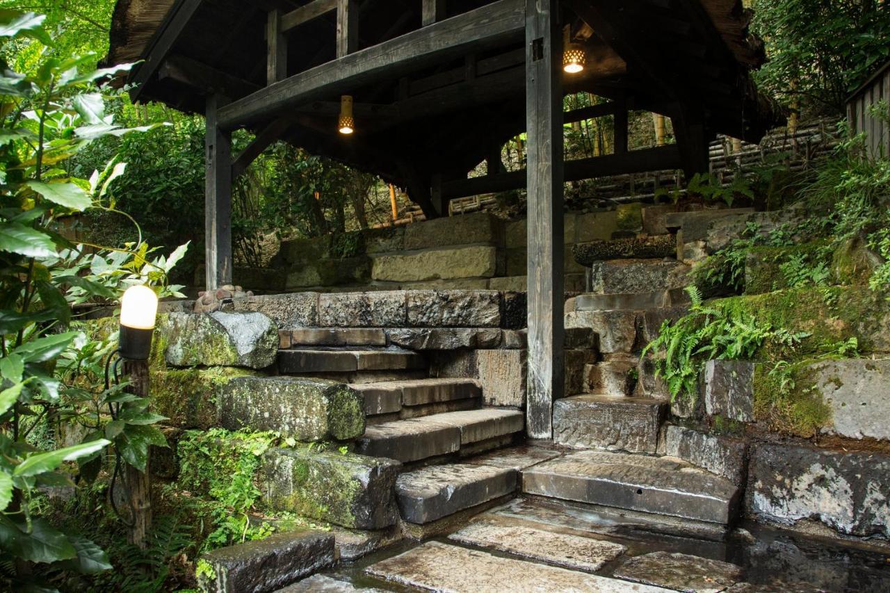 Kurokawa Onsen Oku No Yu Hotel Минамиогуни Екстериор снимка